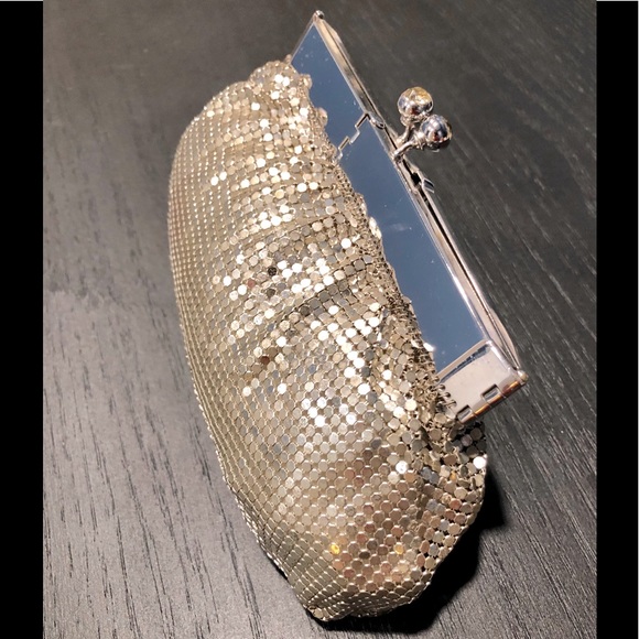 Handbags - 1960’s Duramesh Hinged Clutch